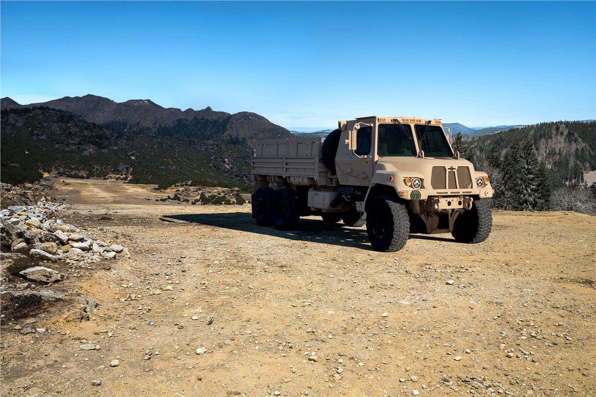 Oshkosh FMTV A2 Makes Debut at Ausa 2018, Multiple JLTVS Com