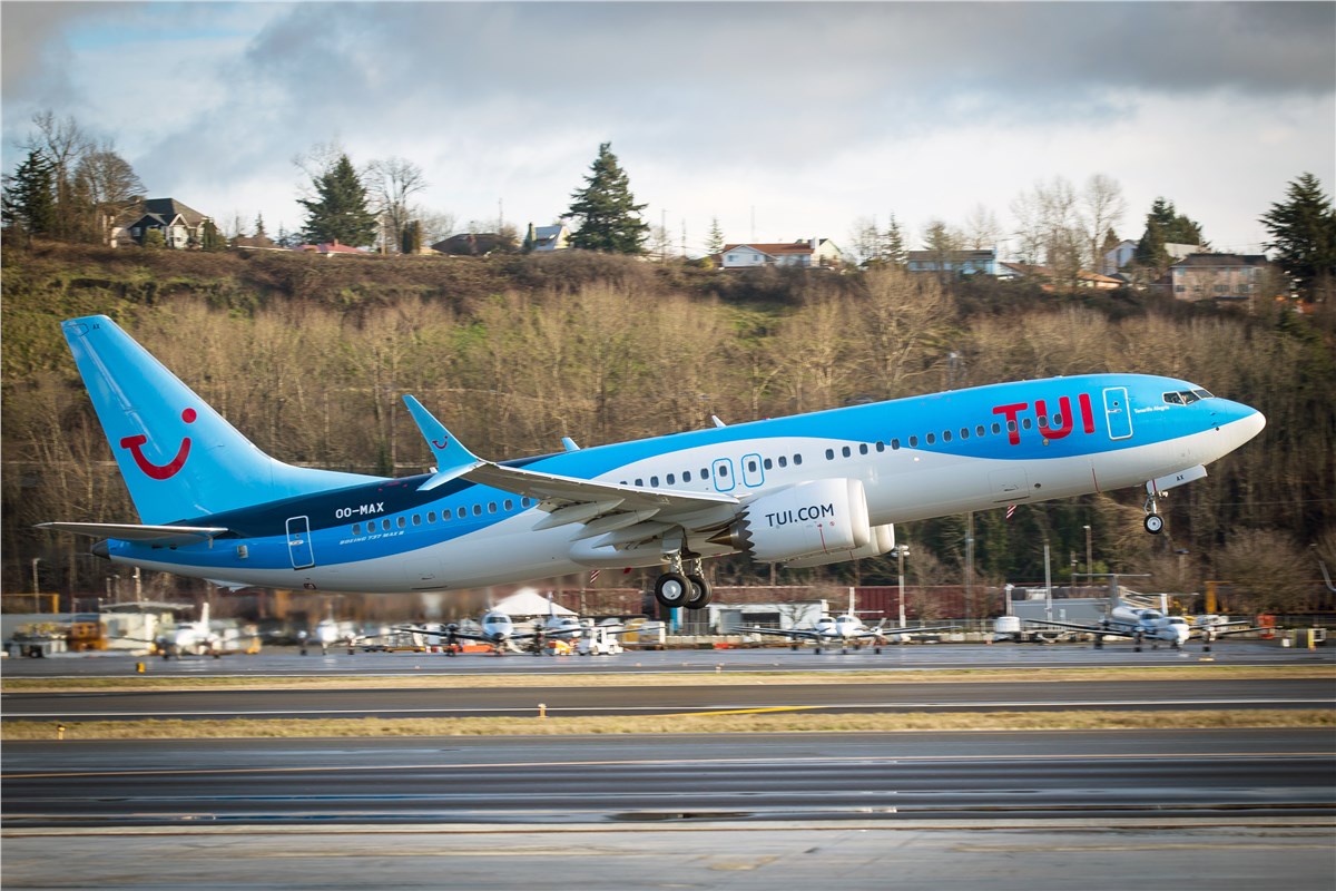 Boeing, TUI Group Celebrate Delivery of the Tourism Operator