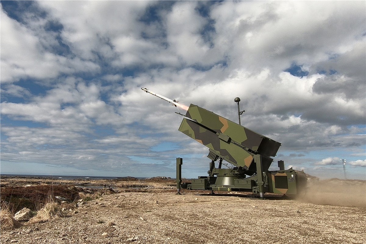 raytheon-aim-9x-block-ii-missile-hits-target-in-first-flight