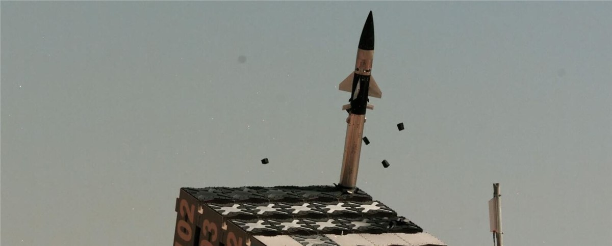 Стоимость ракеты железный купол. Ракета Tamir. Ракета из железа. Железный купол на 300 ракет фото. Irone Dome Air defence3.