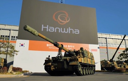 Hanwha Rolls Out 24 'K9PL' Howitzers for Poland