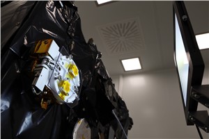 LED flat panel lamp casts light onto shadow sensor