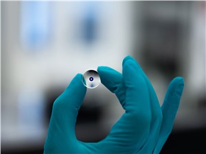 Lens with embedded occulting disc ESA &copy;