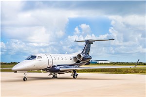  Embraer &copy;