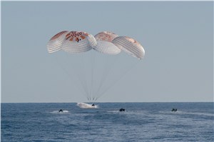  NASA/Keegan Barber &copy;