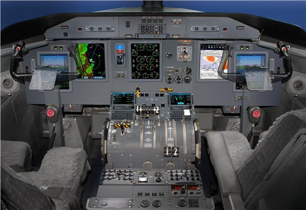 De Havilland Canada selects Universal Avionics InSight display system for Dash 8 Cockpit Upgrade