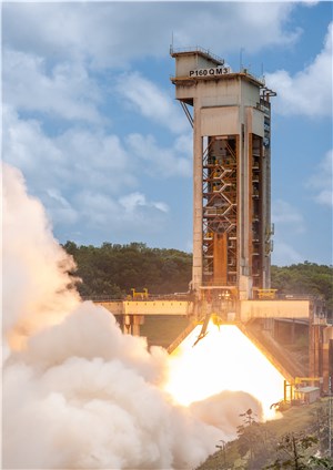 P160C solid-propellant rocket motor test fire ESA/CNES/Arianespace/Optique Video du CSG-S. Martin &copy;