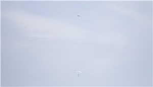 Space Rider model paragliding Thales Alenia Space  &copy;