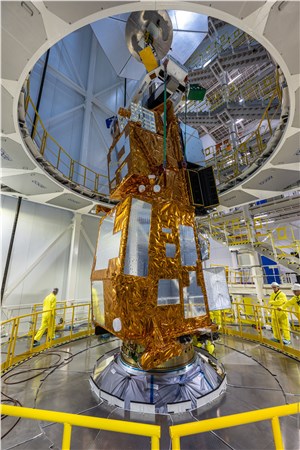 MetOp-SG-A1 satellite fixed to launch adapter ESA-CNES-ARIANESPACE/Optique video du CSG-P. Piron &copy;