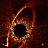 Hubble Sees Asteroids Colliding Around Nearby Star