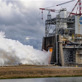 NASA Conducts Hot Fire of RS-25 Engine