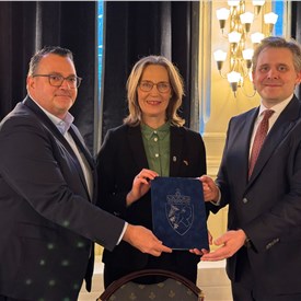 Contract Signing in Oslo: Norway Increases Order by 2 More to Now 6 Class 212CD Submarines