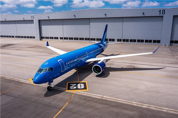 TrueNoord Delivers 3 Factory-new Airbus A220s to Breeze Airways